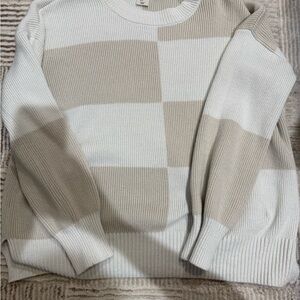 Jessica Simpson Beige and White Checkered Sweater